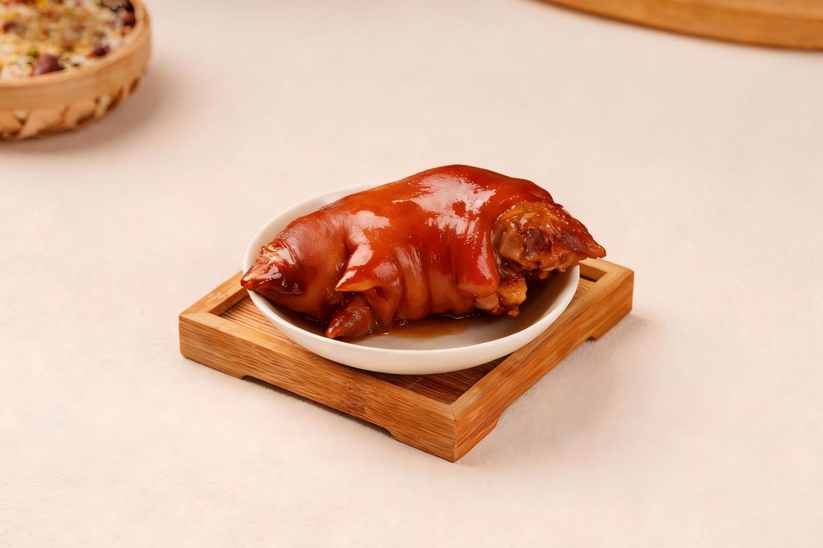 Manitas de cerdo estofadas